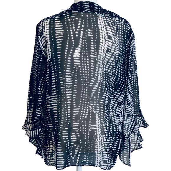 🌴 Chico’s Top - Size 2 - Picture 5 of 9